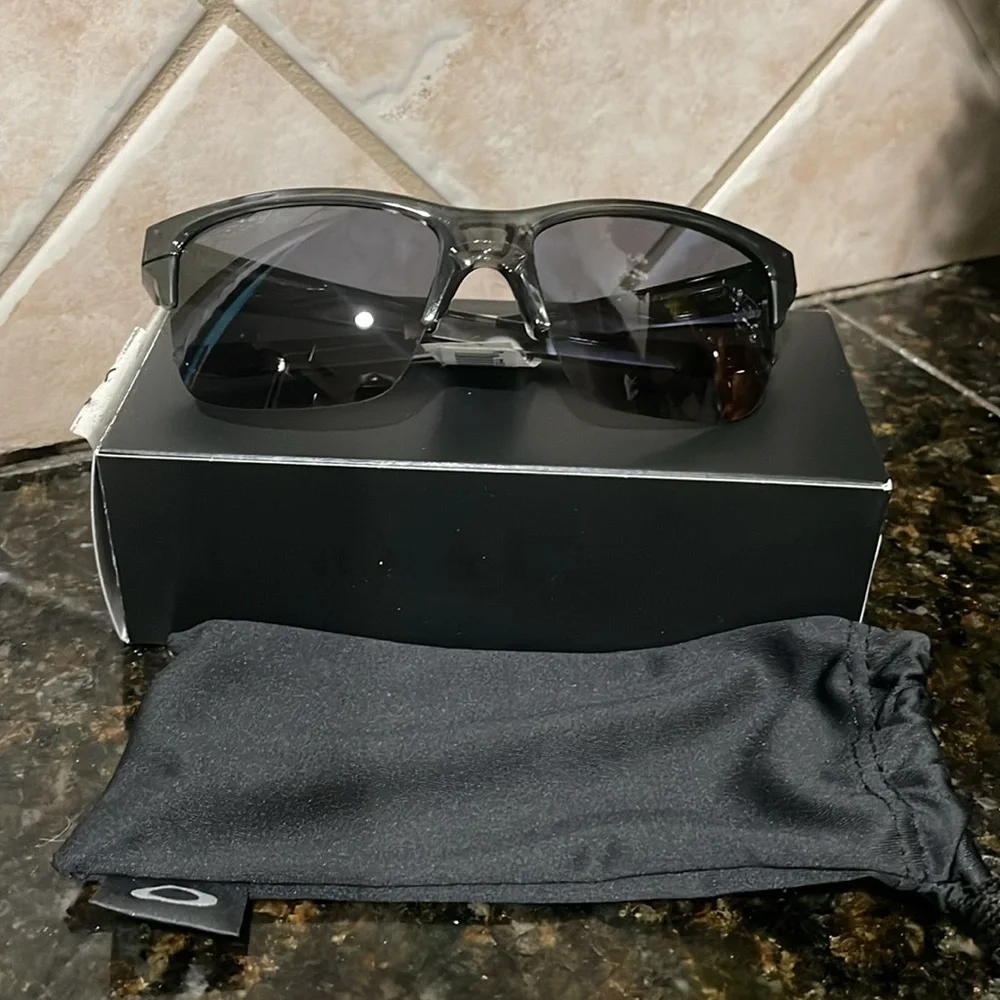 Brand New Oakley 63mm Rectangle Thinklink Sunglasses